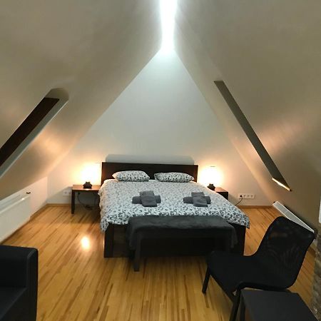 Ferienwohnung Doma Square Penthouse, In The Heart Of Old Town Riga Exterior foto